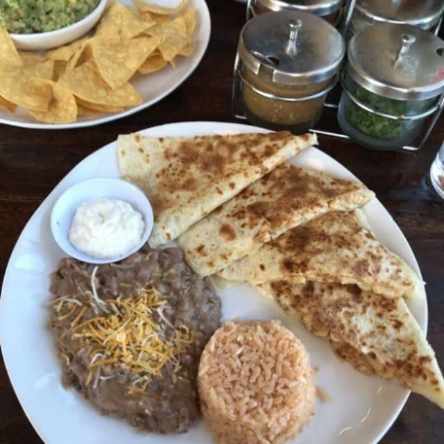 Quesadilla De Pollo.