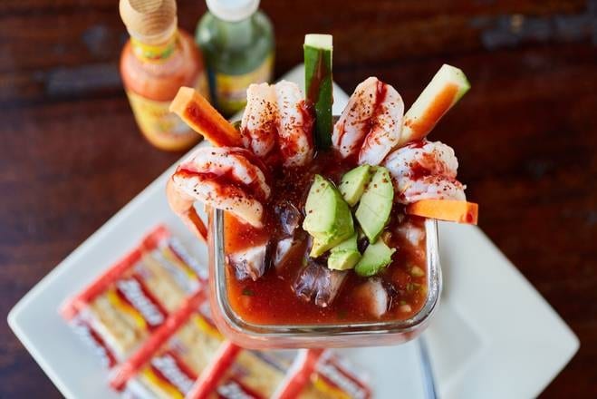 Coctel Camaron Y Pulpo (Shrimp and Octopus Cocktail).